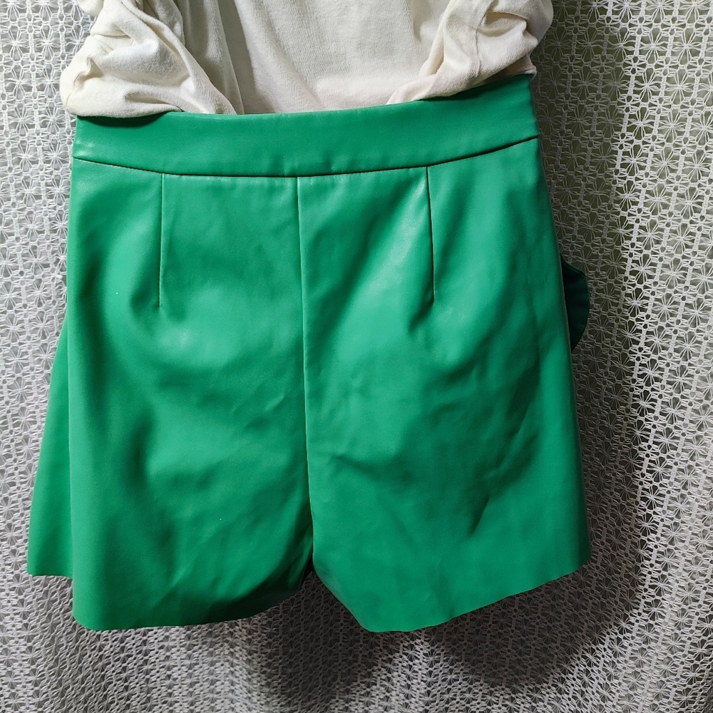 Green Ruffled Women's Skirt - Picture 6 of 13
